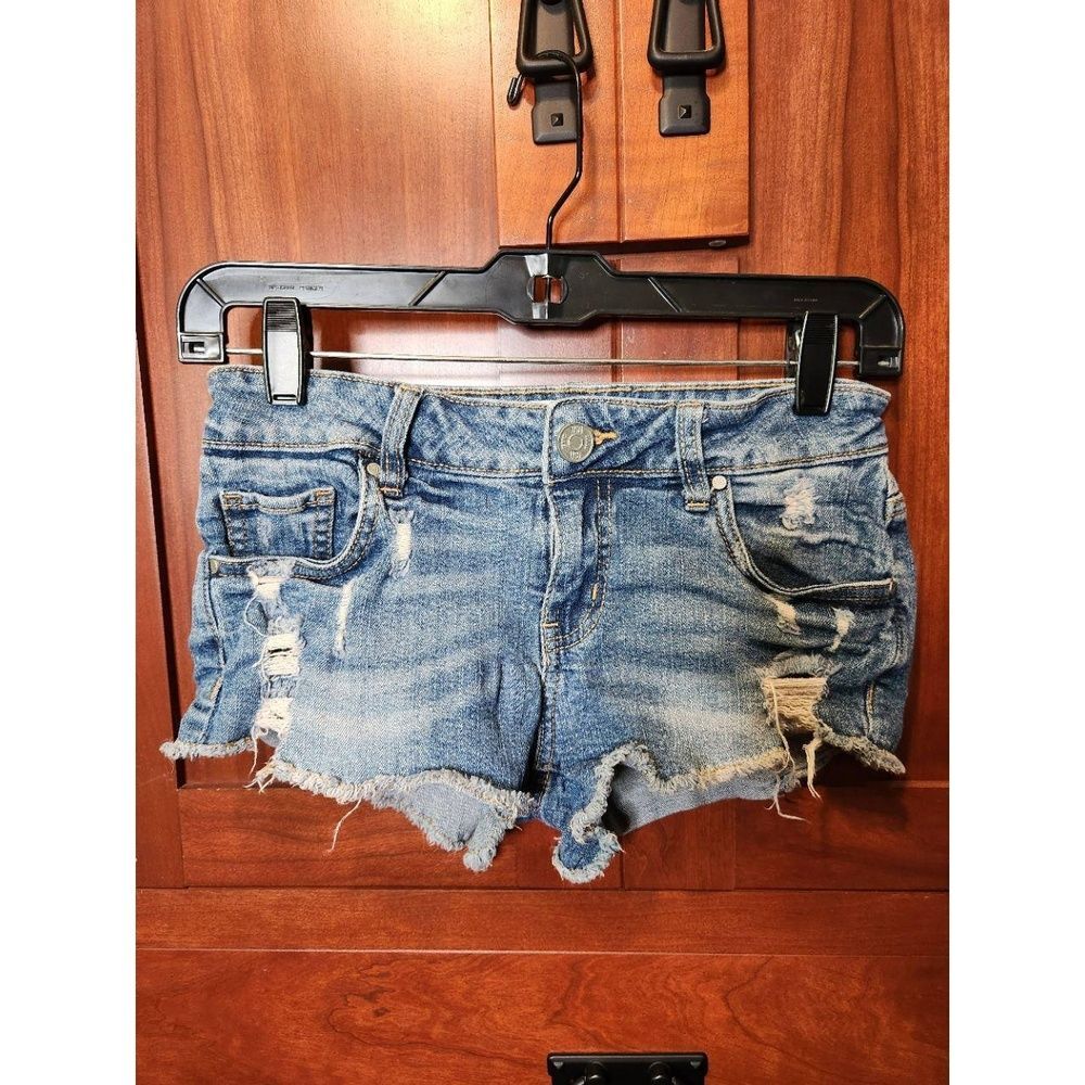 RSQ Cabo Cut-Off Light Wash Blue Distressed Ripped Denim Shorts Womens Size 1